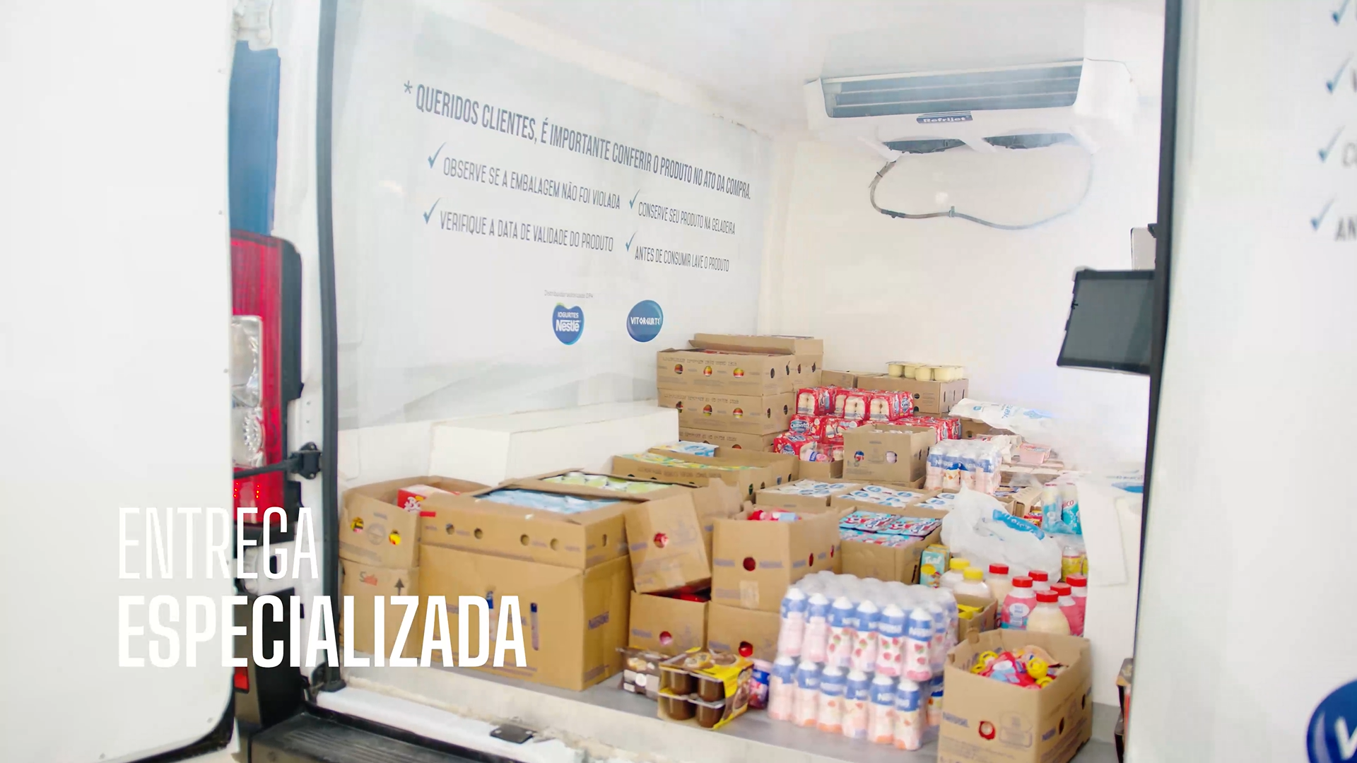 Equipe Vitorgurte em entrega especializada